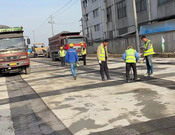 道孚老材料的新故事：玻璃纤维土工格栅如何在‘白改黑’浪潮中重获新生？